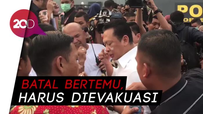 Berniat Temui Mahasiswa Pendemo, Bamsoet Kena Gas Air Mata