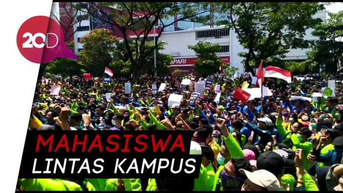 Tolak Revisi UU KPK, Mahasiswa Semarang Ramai-ramai Demo DPRD Jateng