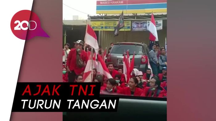 Mahasiswa Ramai-ramai Aksi di Mabes TNI, Ada Apa?