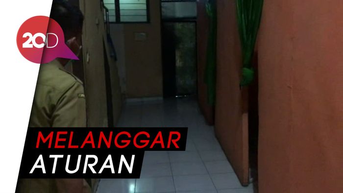Pemilik Panti Pijat Marah-marah Saat Dirazia
