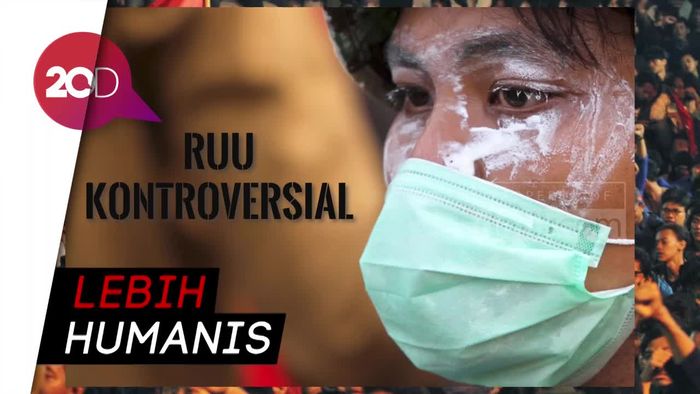 Wajah Lain Demo Tolak RUU Kontroversial