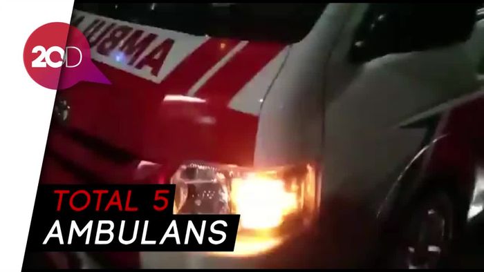 Ambulans-ambulans Ini Diamankan di Pejompongan, Diduga Terkait Demo Ricuh