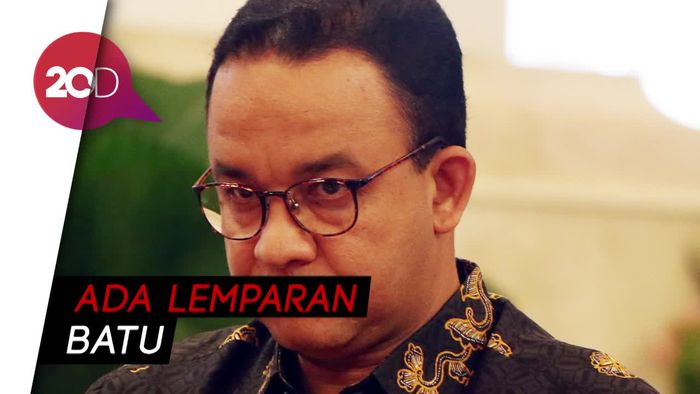 Anies: Kaca Ambulans di Lokasi Demo Pecah, Petugas Luka-luka