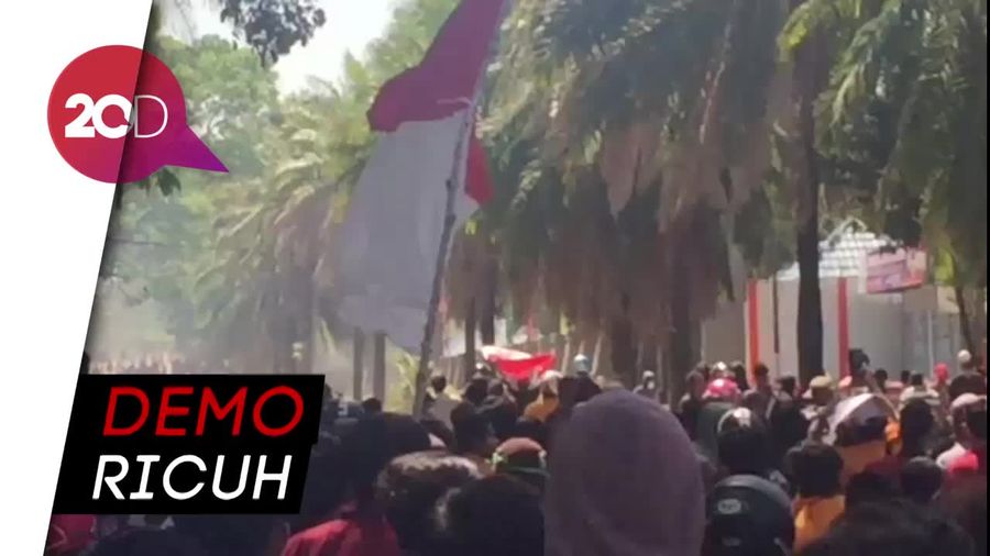 Pos Polisi di Kendari Dibakar Massa