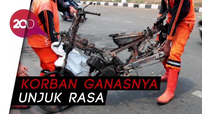 Rangka Motor dan Pos Polisi Palmerah, Bukti Nyata Kericuhan Unjuk Rasa