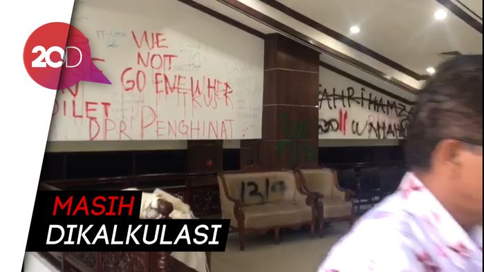 Gedung Dewan Dirusak Massa, DPRD Sumbar Hitung Kerugian