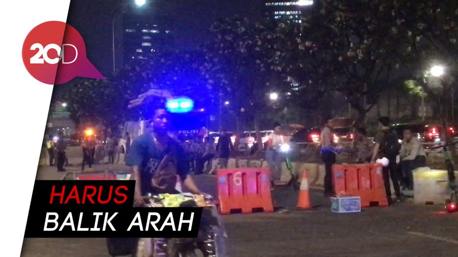  Jalan Depan DPR Masih Ditutup, Rute TransJakarta Dialihkan