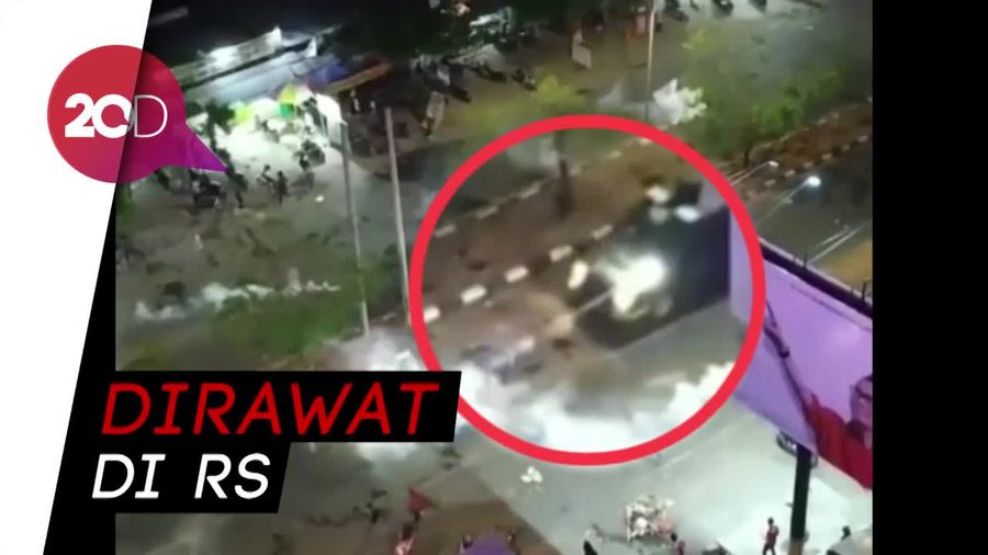 Mahasiswa Pendemo Kritis setelah Tertabrak dan Masuk Kolong Barracuda