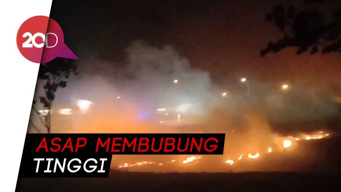 Lahan di Area Bandara Kertajati Terbakar