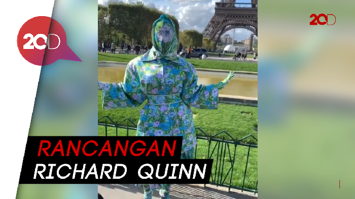 Bikin Pangling! Cardi B Kenakan Bodysuit Bermotif Bunga di Paris