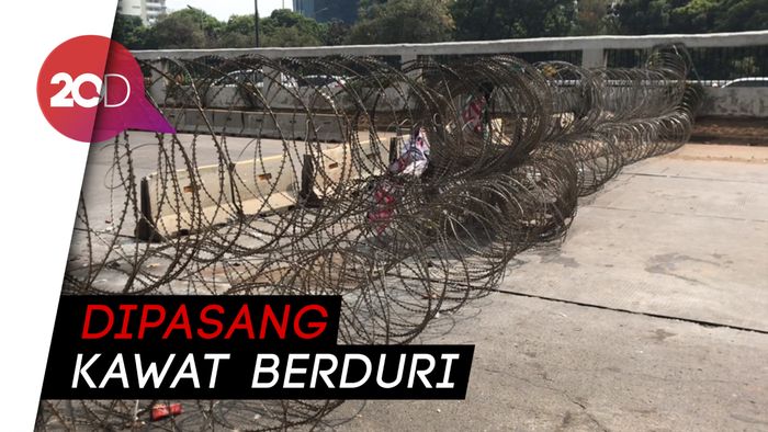 Jalan di Depan DPR Masih Ditutup 
