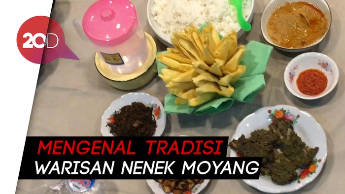 Lamak Bana! Sensasi Makan Bareng 1 Piring Bajamba Khas Minang
