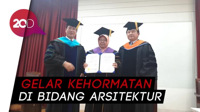 Selamat! Risma Dapat Gelar Doktor Kehormatan dari Tongmyong University