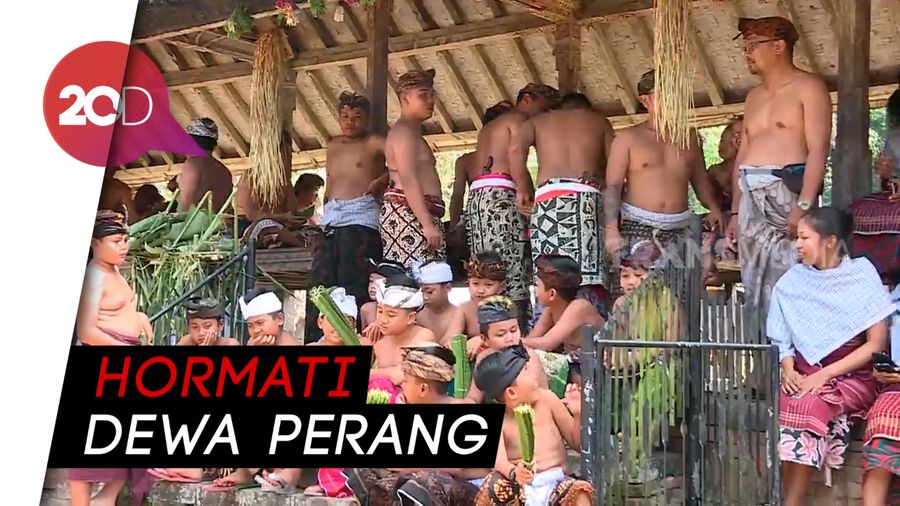 Melihat Ritual Upacara Perang Pandan di Desa Tenganan Bali