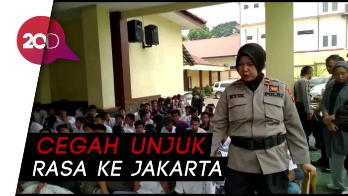 Hendak Demo ke Jakarta, Para Pelajar Ini Digiring ke Polres Bogor