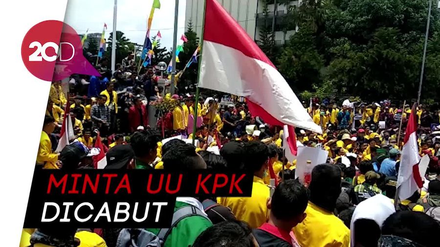 Gedung DPRD Kalsel Kembali Digeruduk Mahasiswa!