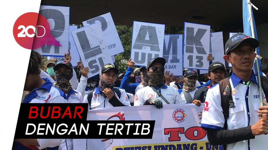 Demo Buruh di Sekitar Gedung DPR Usai, Massa Bubar Tertib