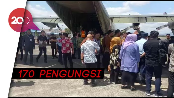 Pengungsi dari Wamena Tiba di Makassar Langsung Diperiksa Kesehatan