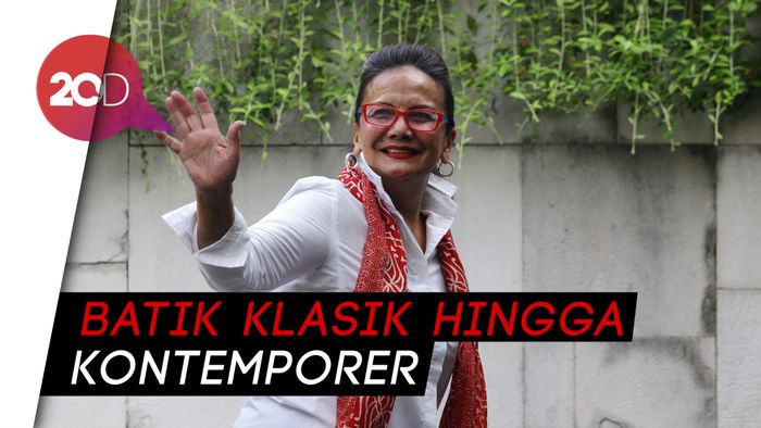 Koleksi Batik Christine Hakim Mencapai Ratusan