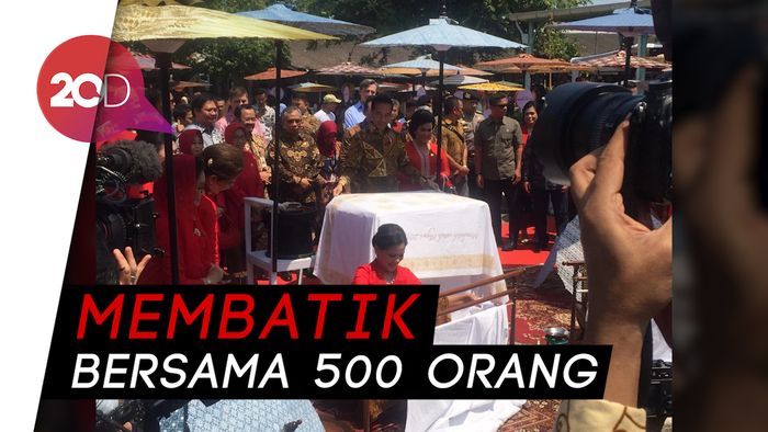 Presiden Jokowi dan Ibu Iriana Asyik Membatik di Solo