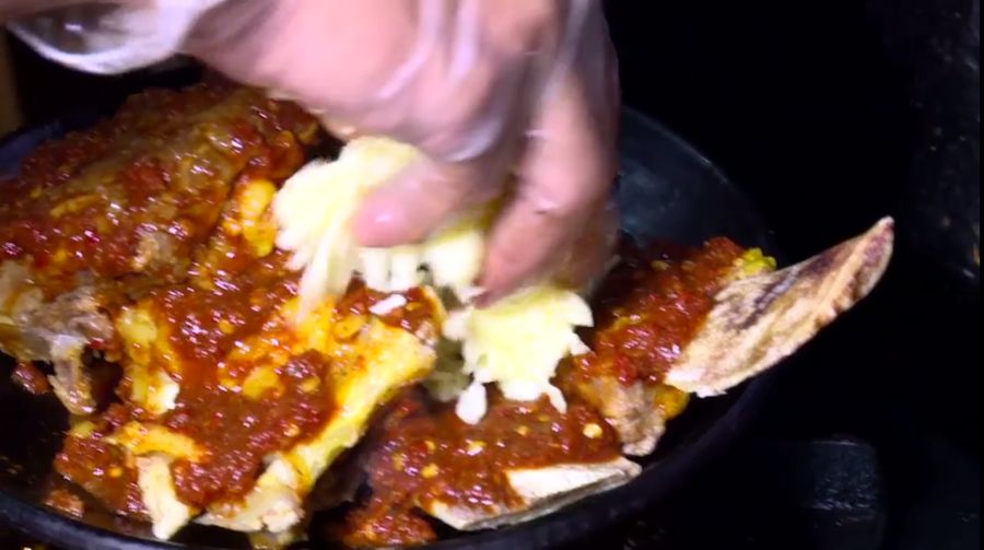 Bikin Laper: Roti Lobster, Kepiting, dan Iga Keju Leleh