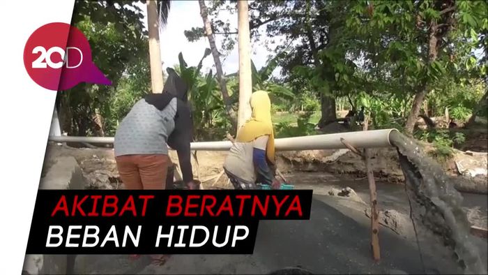 Wanita di Polewali Mandar Terpaksa Jadi Penambang Batu Kerikil