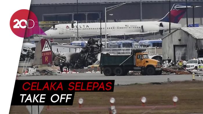 Pesawat Pengebom Era Perang Dunia II Jatuh, 7 Orang Tewas