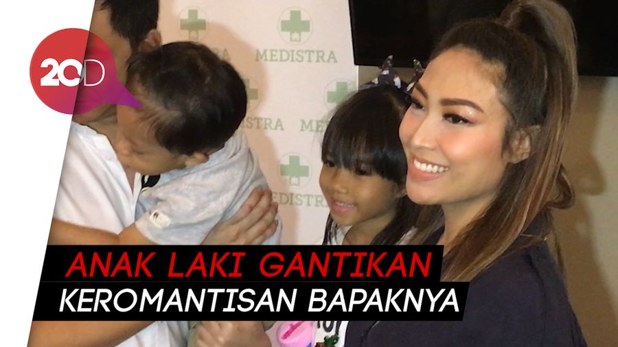 Kocak! Cerita Drama Kelahiran Anak Ketiga Ayu Dewi