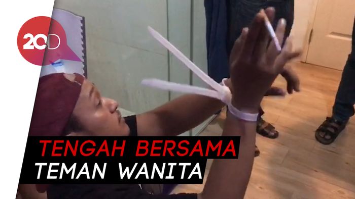Video Detik-detik Rifat Umar Digerebek Polisi di Kamar Kos