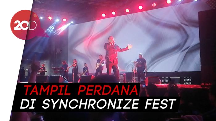 Ambyaar Boskuh! Aksi Didi Kempot dan Lautan Sad Boys-Sad Girls