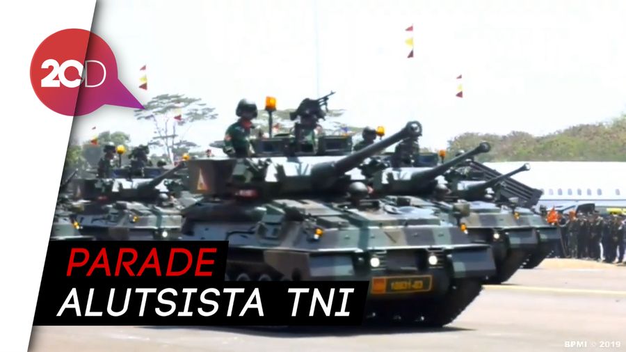 HUT ke-74 TNI, Alutsista Melenggang dengan Gaya