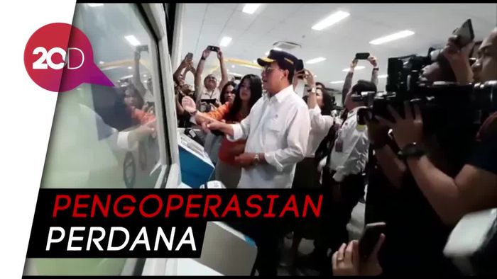Menhub Resmikan Operasi KA Bandara dari Manggarai