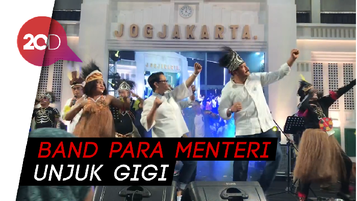 Kolaborasi dengan Orang Papua, Elek Yo Band Manggung di Reuni UGM