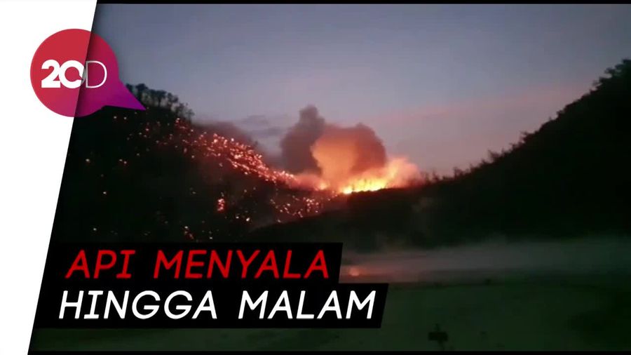 Lahan Gambut di Kawasan Wisata Kawah Putih Terbakar