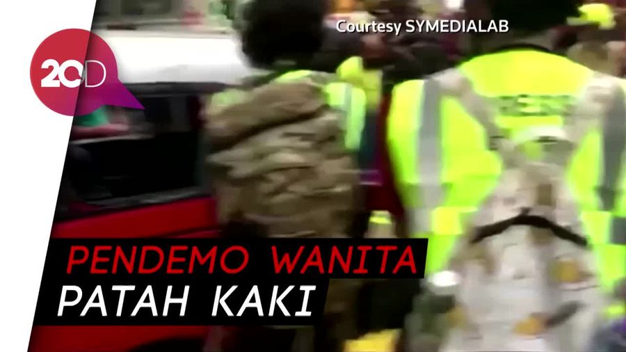 Taksi Terabas Pendemo di Hong Kong, Dua Orang Terluka