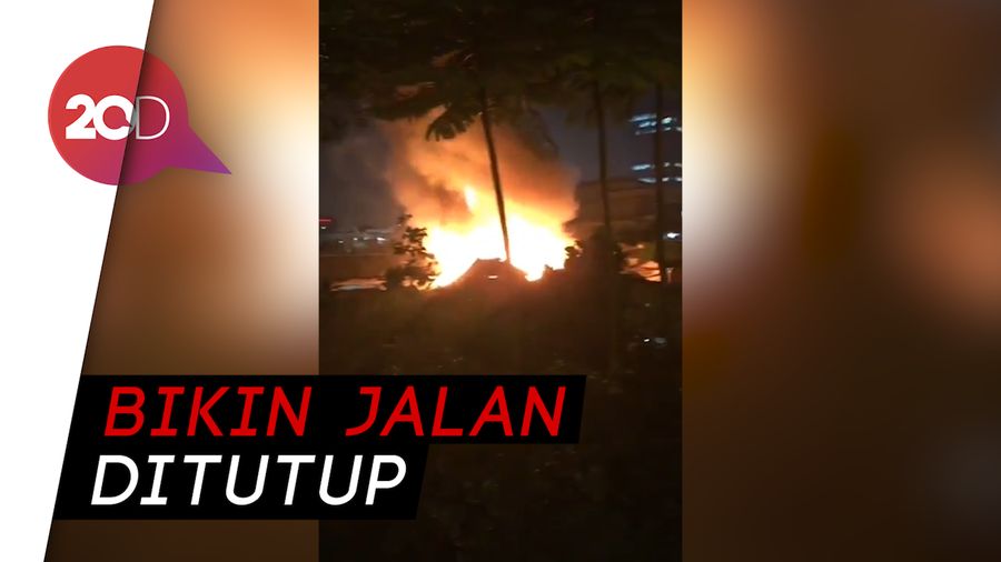 Memasak Ditinggal Pergi, 20 Rumah di Cawang Ludes Terbakar