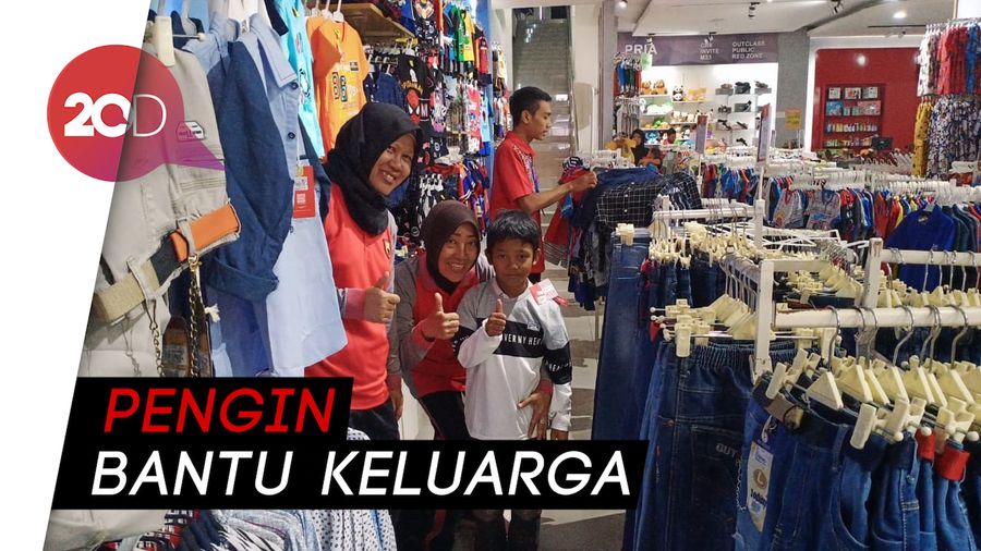 Ibu Kawin Lagi, Bocah Ini Rela Dagang Gorengan
