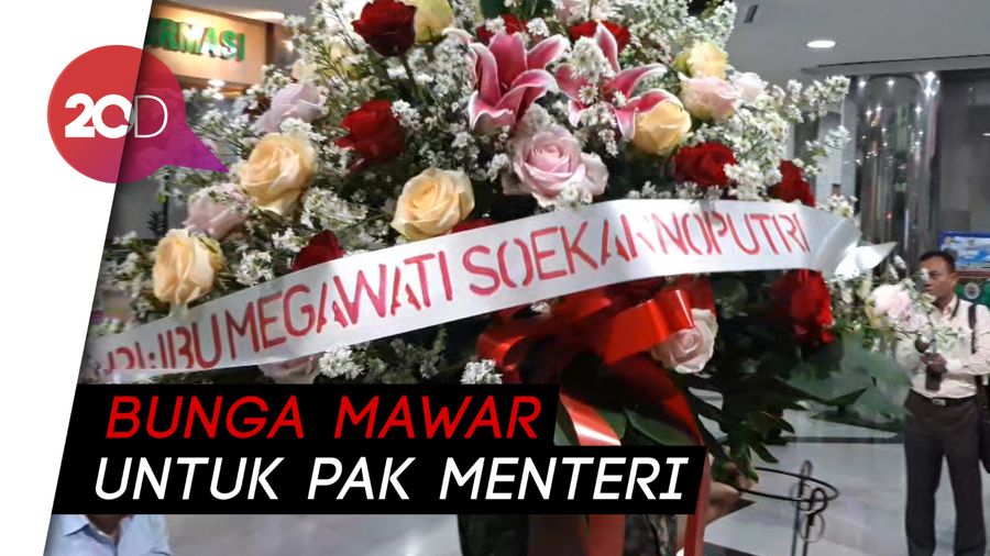 Karangan Bunga Megawati untuk Wiranto Datang ke RSPAD