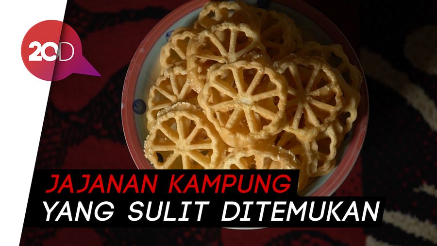 Manis Renyah Kembang Goyang dan Akar Kelapa Khas Betawi