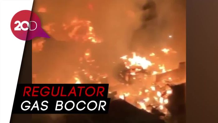 Gas Bocor, 20 Rumah di Cawang Ludes Terbakar