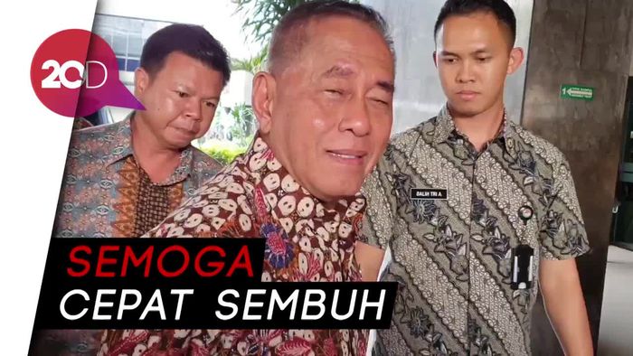 Menhan Jenguk Wiranto: Kalau Bangsa Berdoa Pasti Sembuh