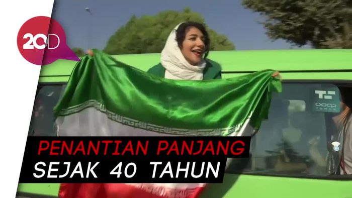 Setelah 4 Dekade, Perempuan Iran Akhirnya Bisa Nonton Bola di Stadion