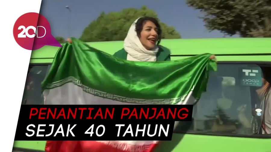 Setelah 4 Dekade, Perempuan Iran Akhirnya Bisa Nonton Bola di Stadion