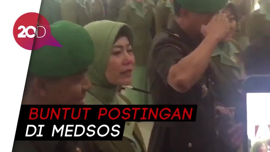 Tangis Istri Eks Dandim Kendari Usai Suami Dicopot dari Jabatan