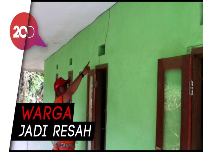 Retakan Tanah Melebar dan Dalam, Warga Sukabumi Was-was