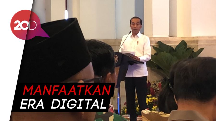 Sudah Ada Tol Langit, Jokowi Minta PNS Efisiensi Birokrasi