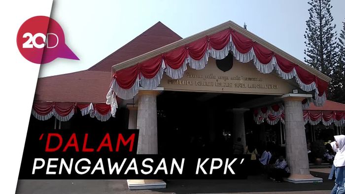 OTT Bupati Indramayu, KPK Segel Ruangan Kadis PUPR