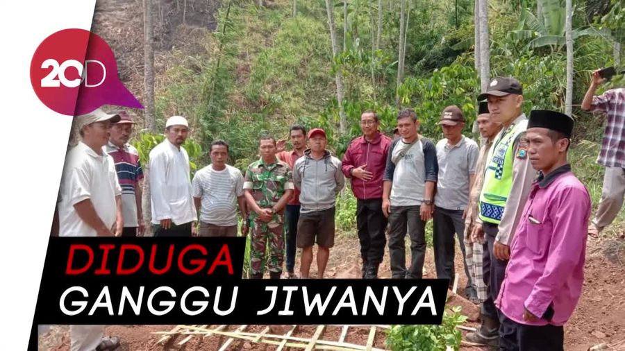 Kangen, Nasir Bongkar Makam dan Bawa Pulang Jasad Sang Ibu