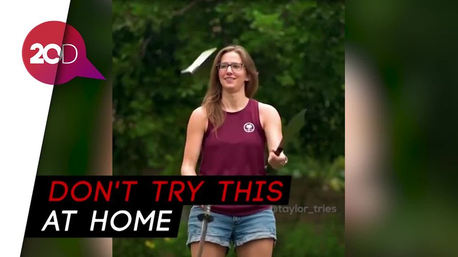 Ekstrem! Wanita California Ini Pandai Mainkan Juggling Pisau