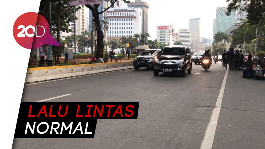 Massa Aksi Bubar, Jalan Medan Merdeka Barat Kembali Bisa Dilintasi